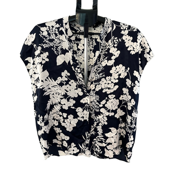 Vince Tops - NWT VINCE. BLUE AND WHITE FLORAL SHORT SLEEVE V NECK BUTTON DOWN BLOUSE